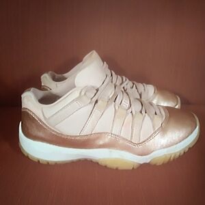 Air Jordan 11 Low Rose Gold